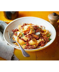 Pappardelle de Bolonhesa e gr&atilde;os